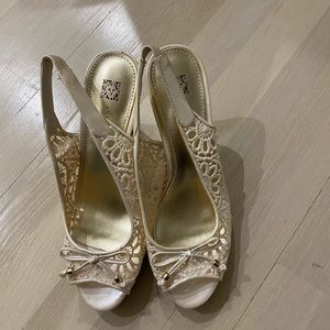 Anne Klein Akedythe embroided heel